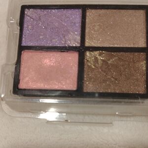 CLE De PeauShimmer Eyeshadow Quad — Pink, Lavender, Champagne, Bronze